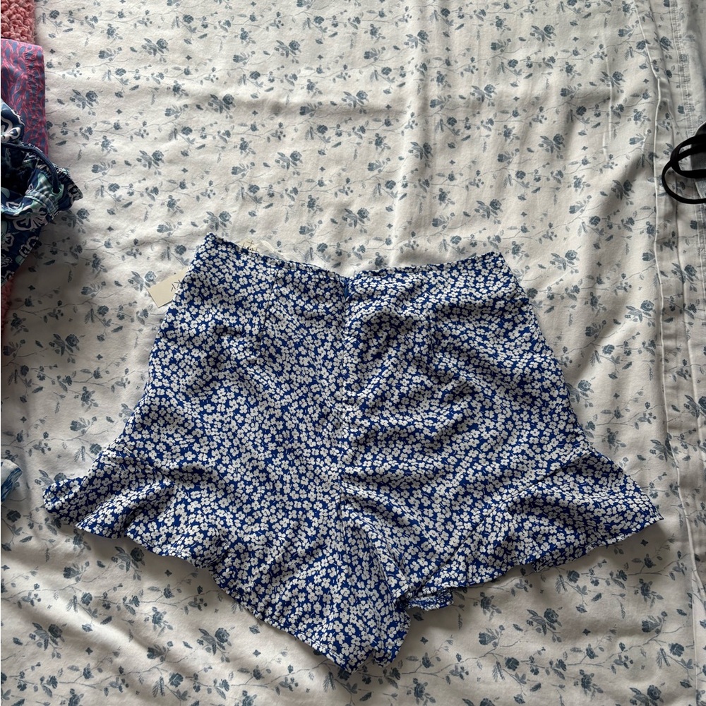 Floral  Blue Ruffle Hem Women's Shorts